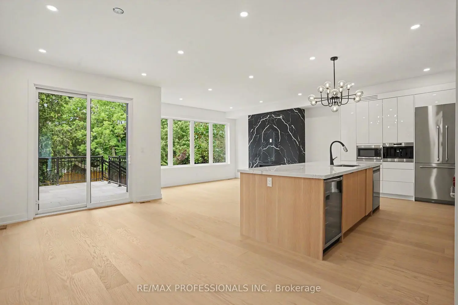 14 Kentroyal Drive photo 5