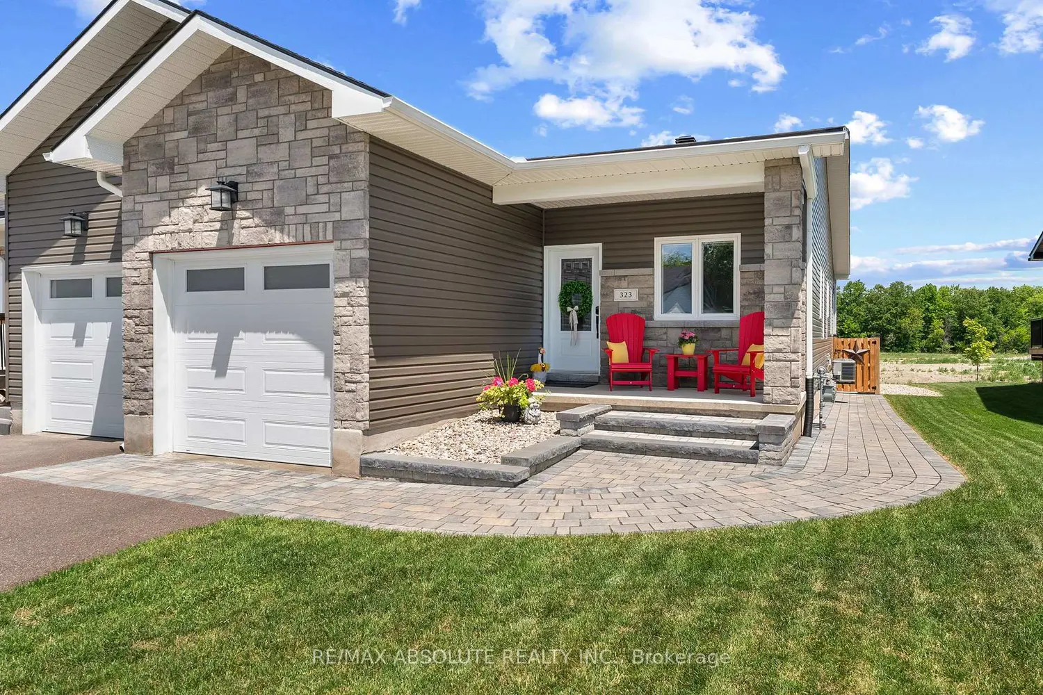 323 Forestview Crescent