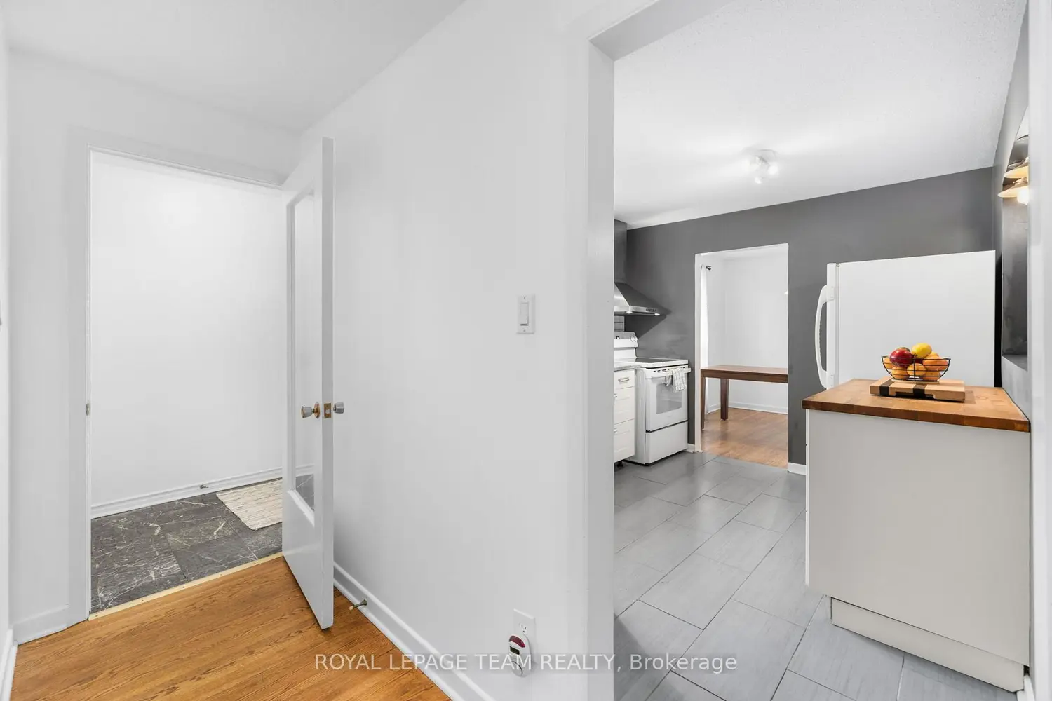 40 Woodmount Crescent photo 4