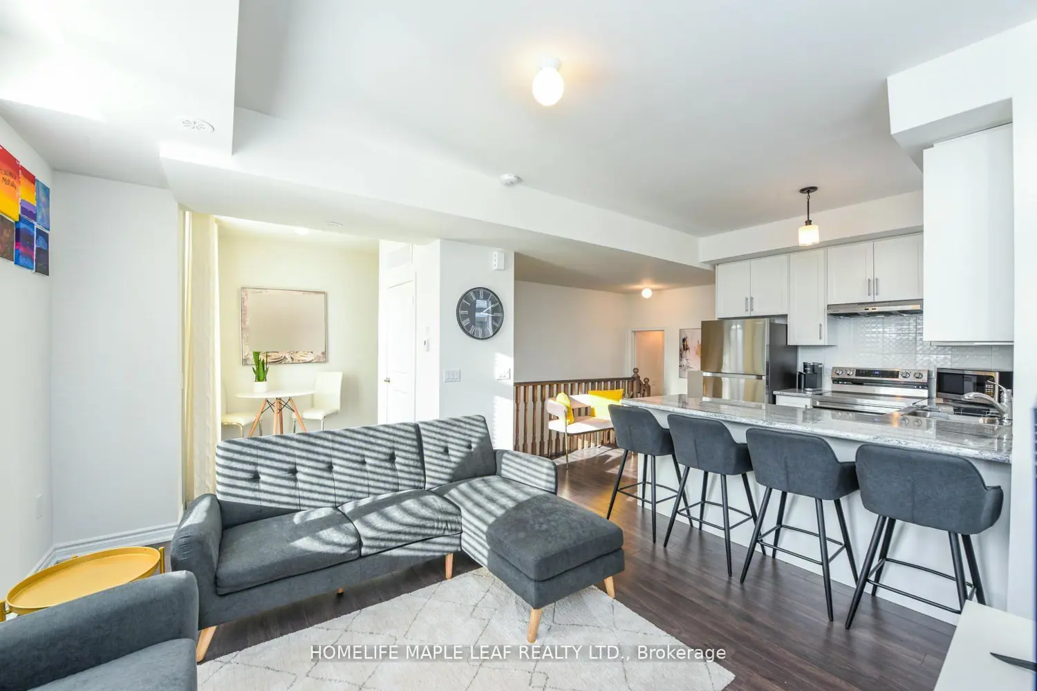 30 Halliford Place 215 photo 2