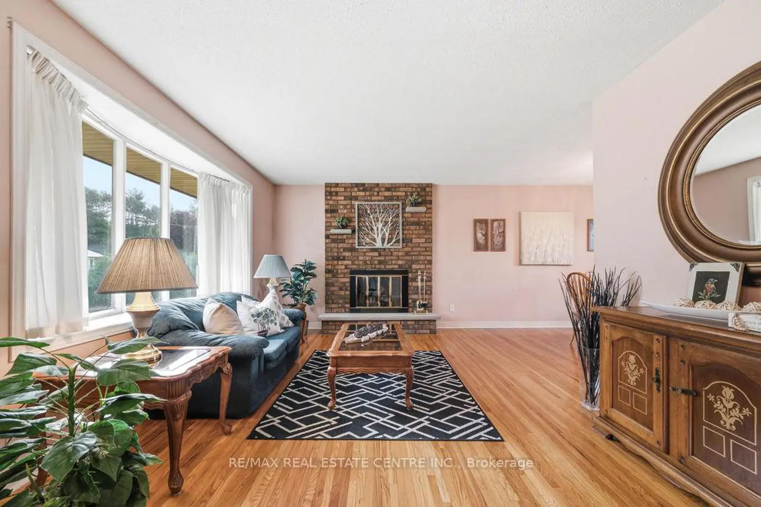 633 Birch Street photo 3