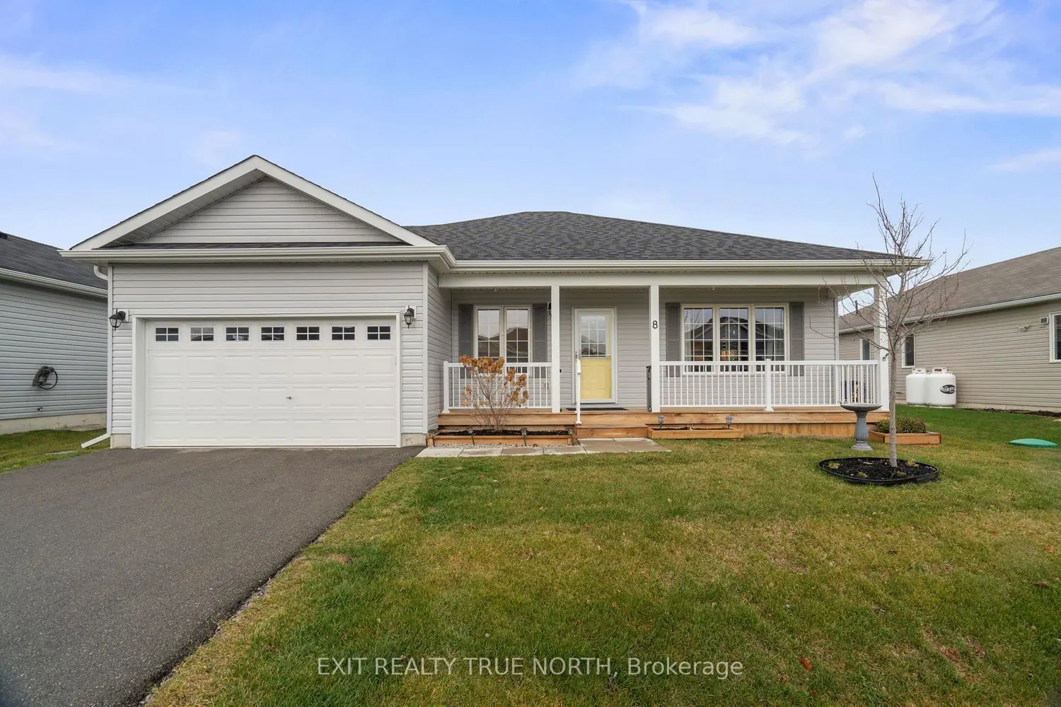 8 Sinclair Crescent