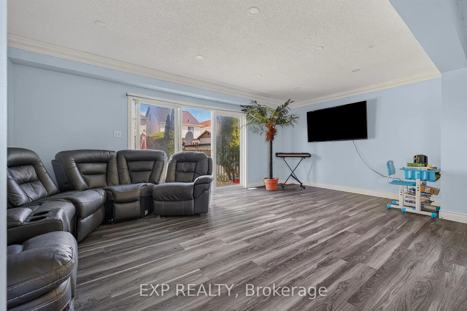 196 Max Becker Drive photo 5