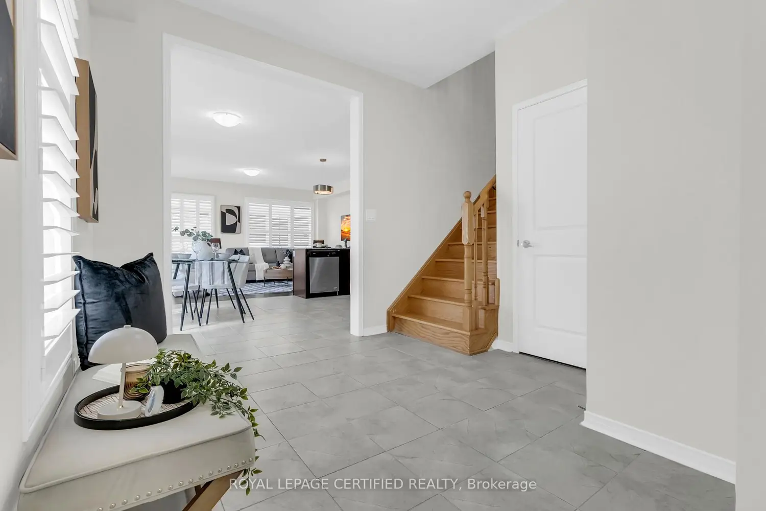 59 Rimrock Crescent photo 2