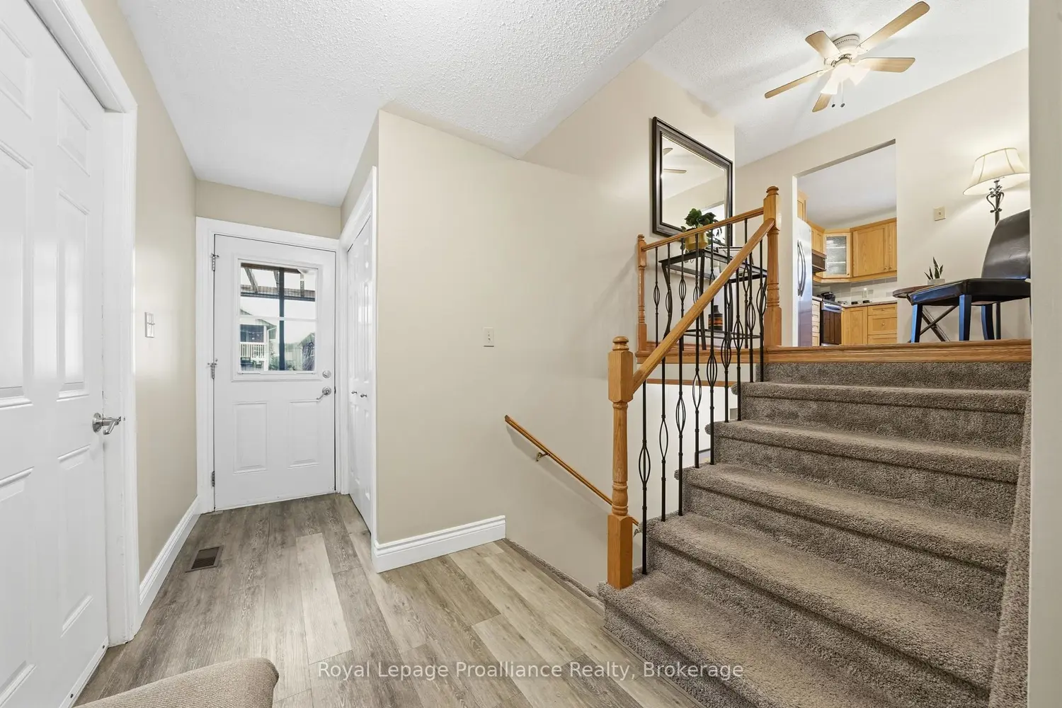 40 Springbrook Crescent photo 3