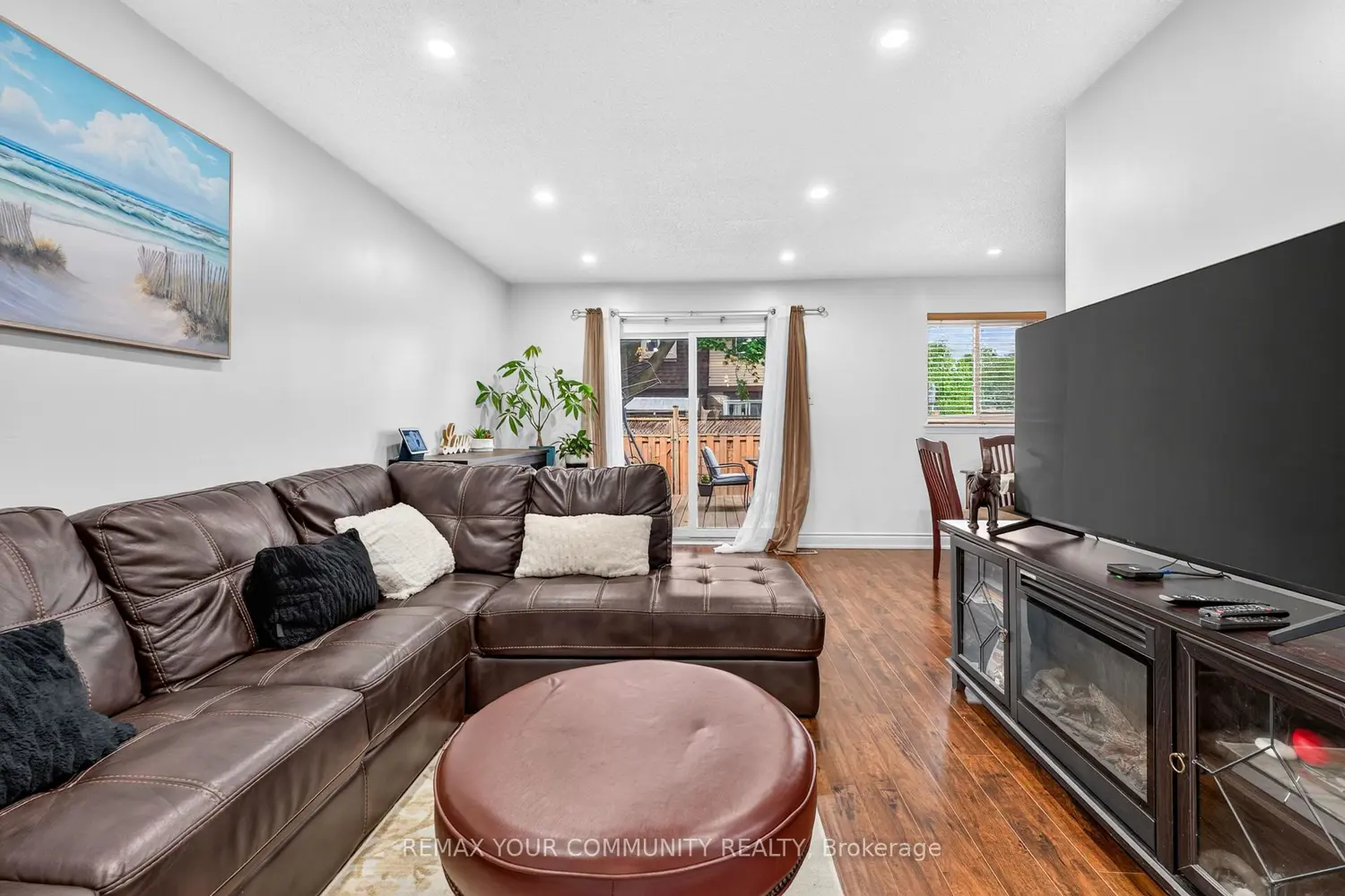 93 Hansen Road 11 photo 5