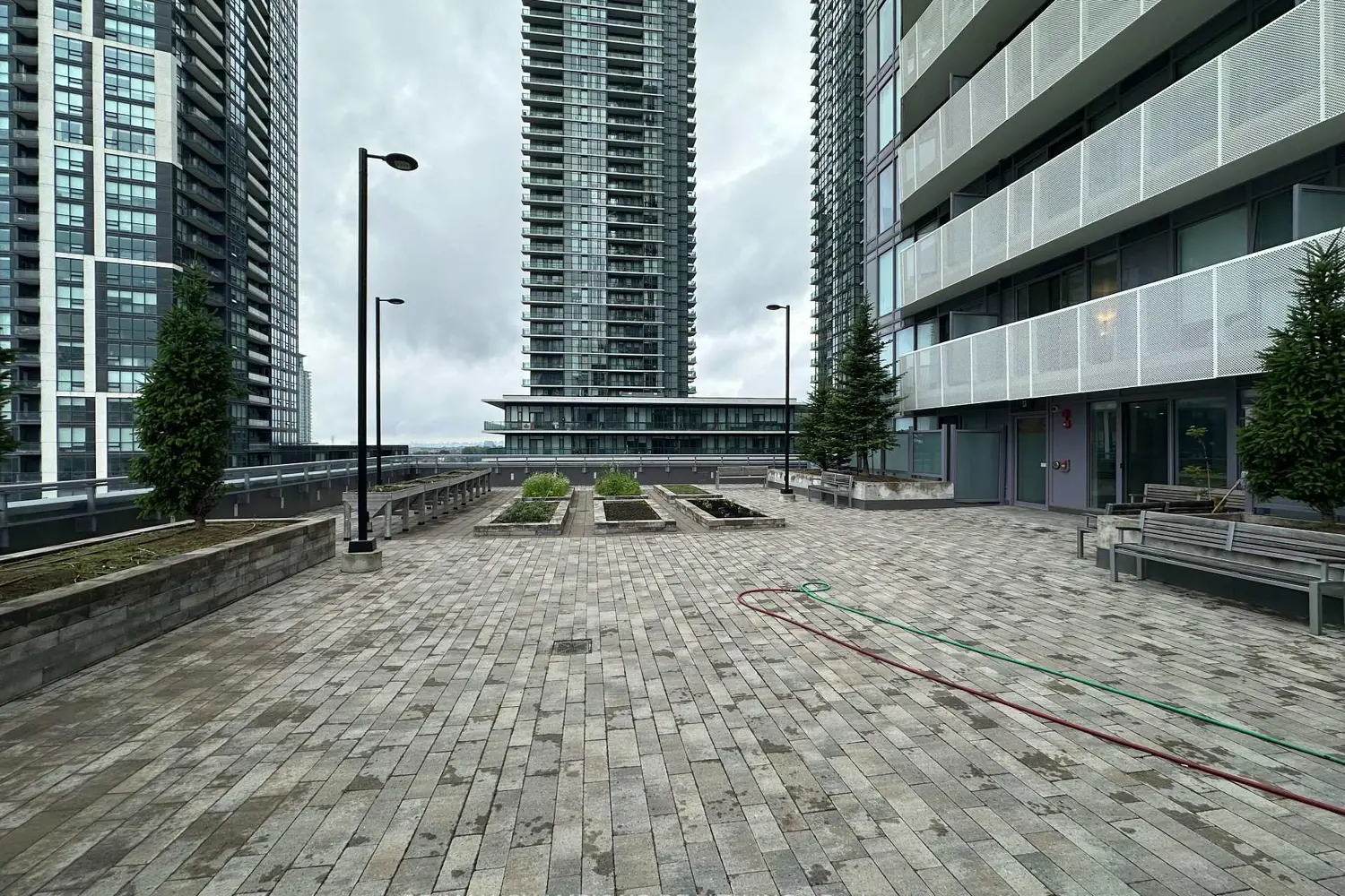 4065 Confederation Parkway 1402 photo 2