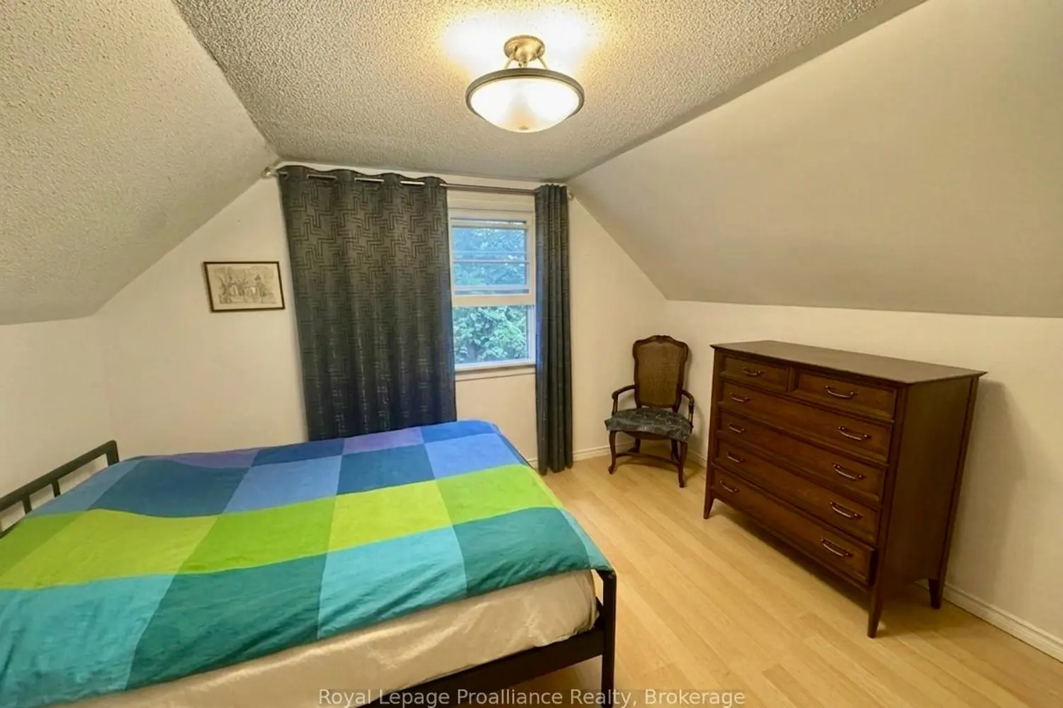 2683 Maplegrove Road photo 5