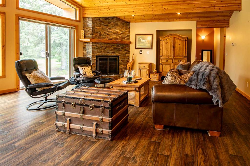 11-32433 Range Road 61 , Rural Mountain View County, AB, T0M 1X0 photo 5