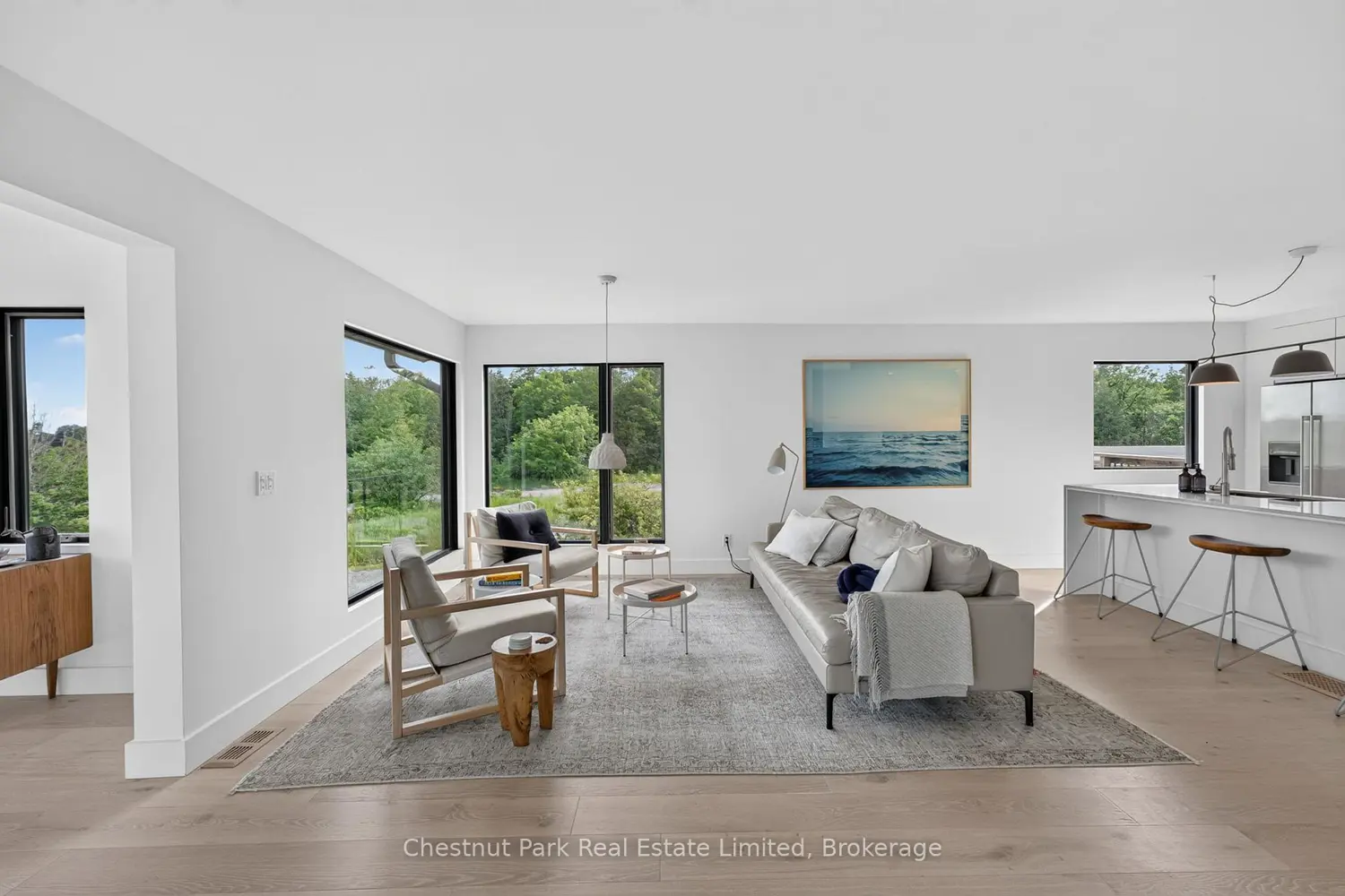 745 Crowes Road photo 4
