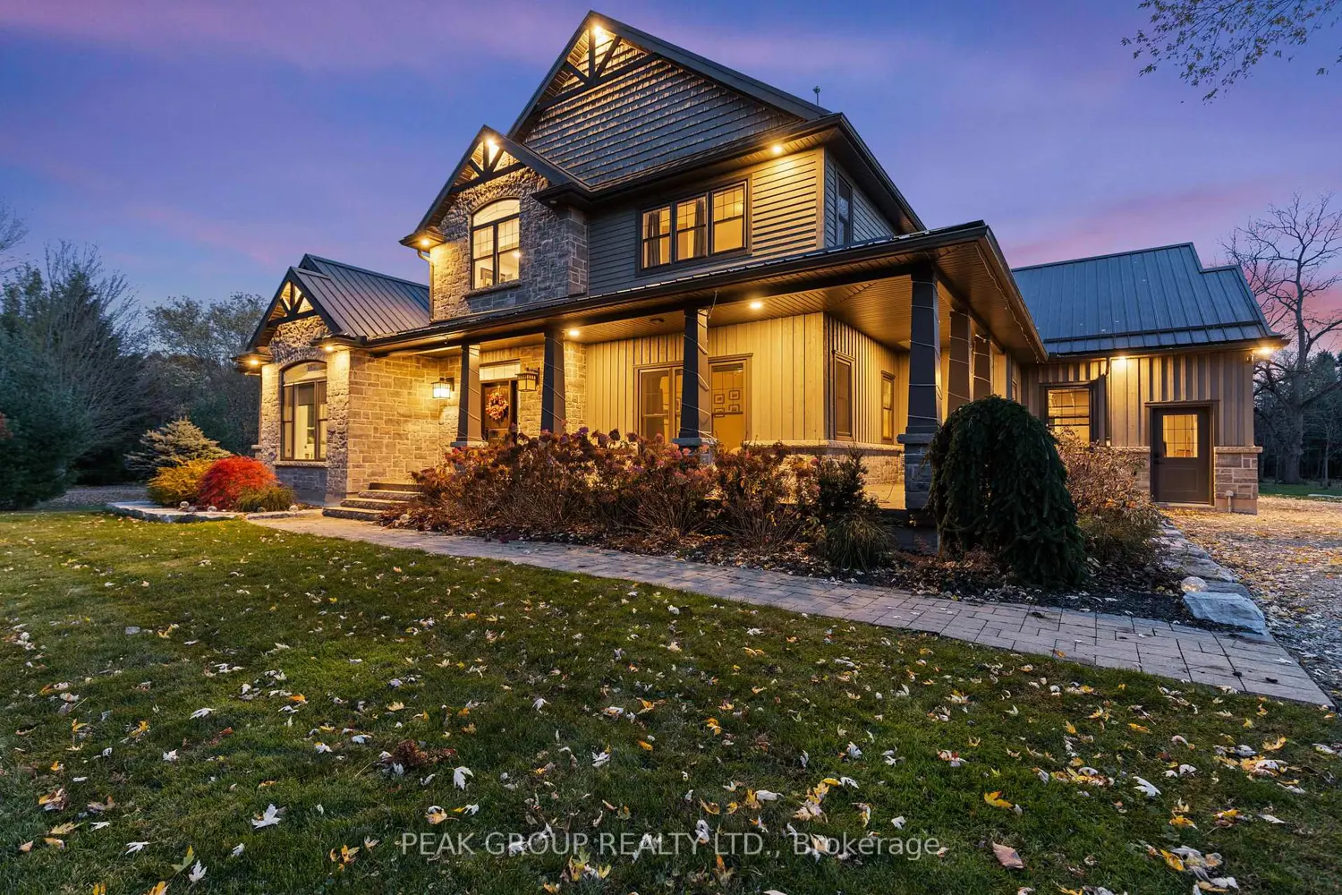 662 Foss Road photo 2