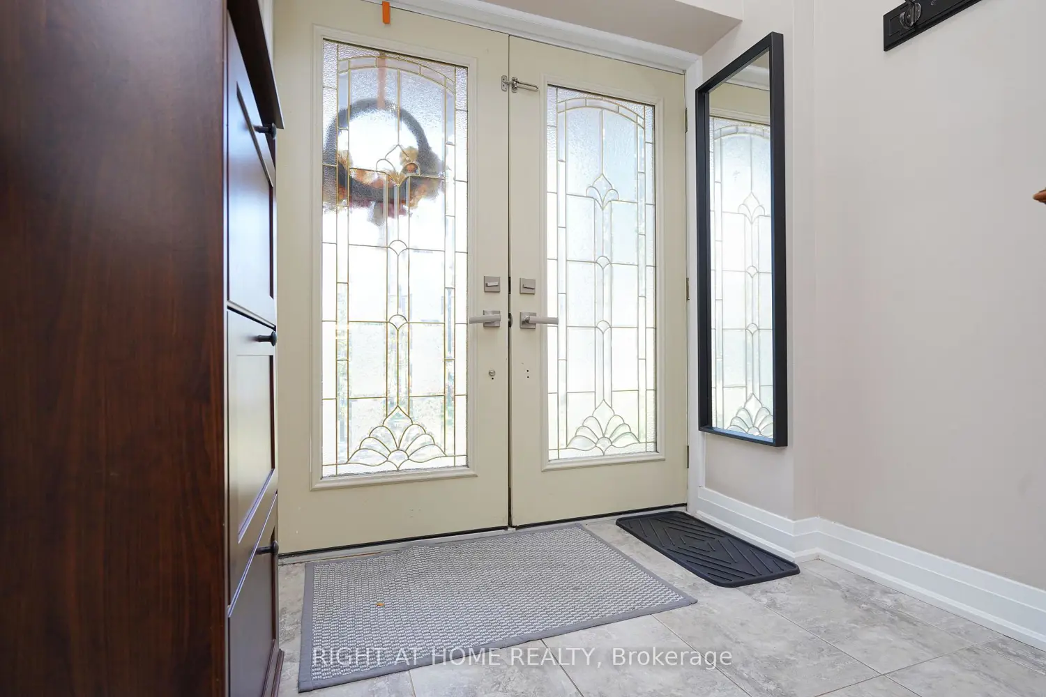 220 Overton Place photo 2