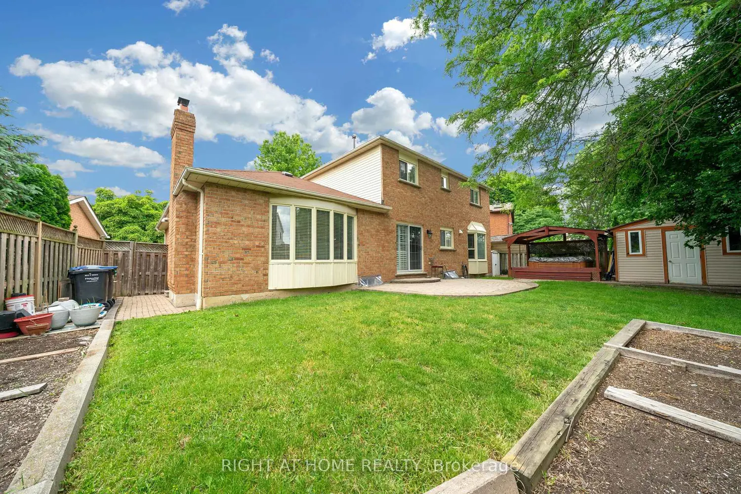 2573 Oshkin Court photo 4