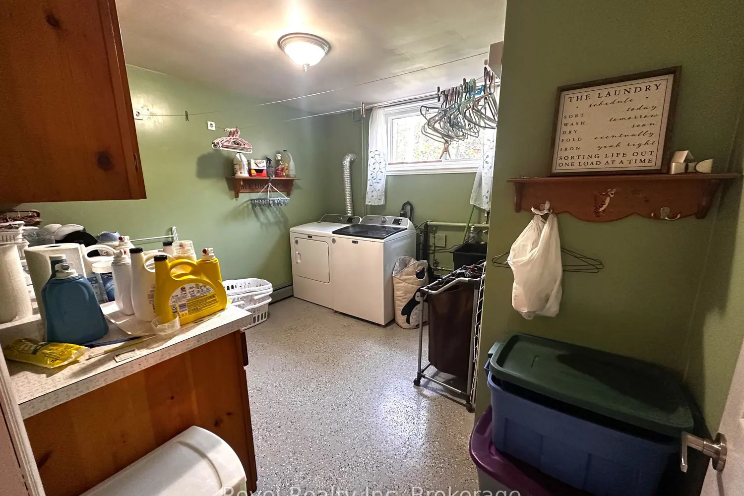 210 Levesque Street photo 5