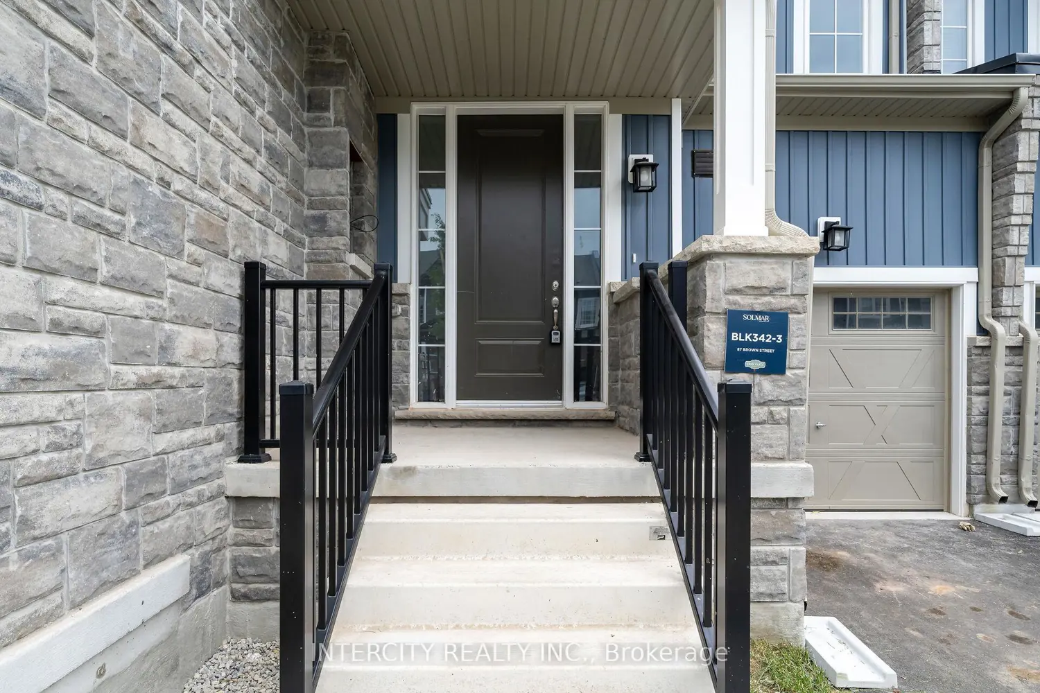 87 Brown Street photo 2