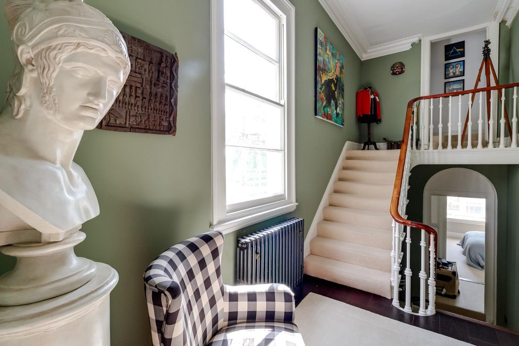 3 bed flat for saleMontpellier Grove, Cheltenham, Gloucestershire GL50 photo 2