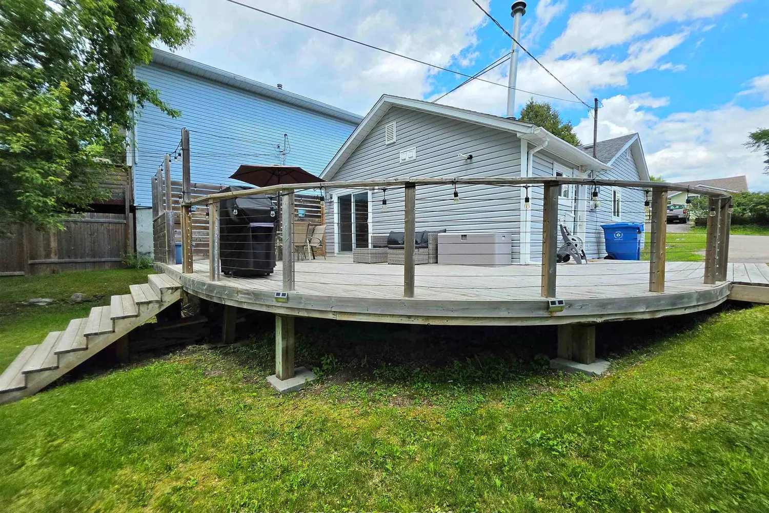 120 Mascott Avenue photo 2