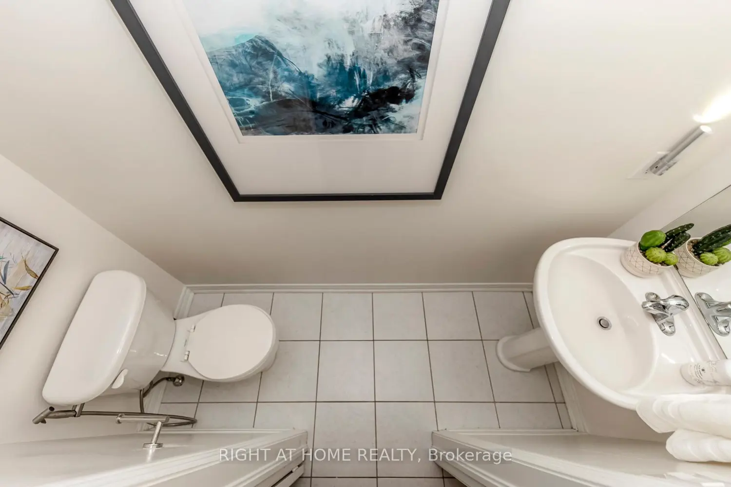 135 Holmes Crescent photo 5