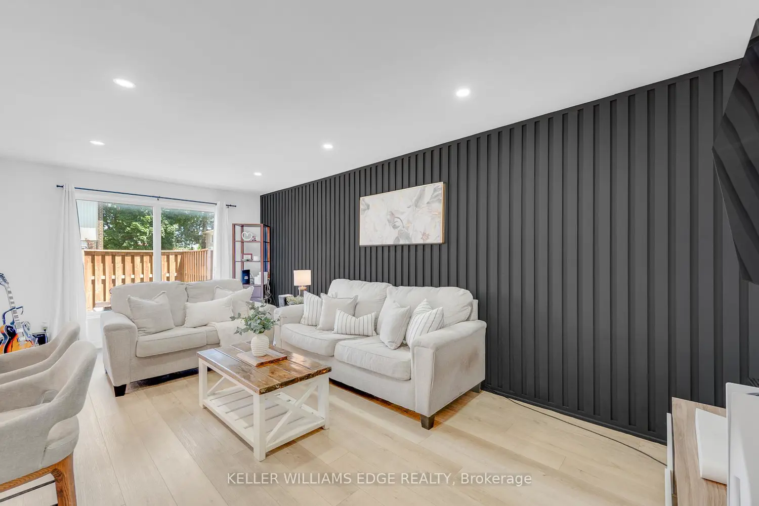 5275 Banting Court photo 5