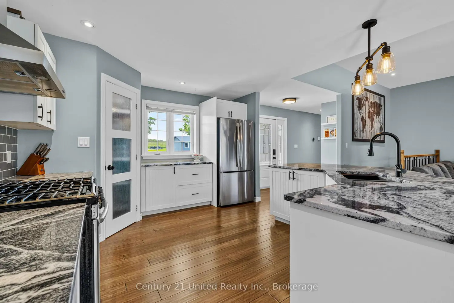 929 Mount Pleasant Road photo 4