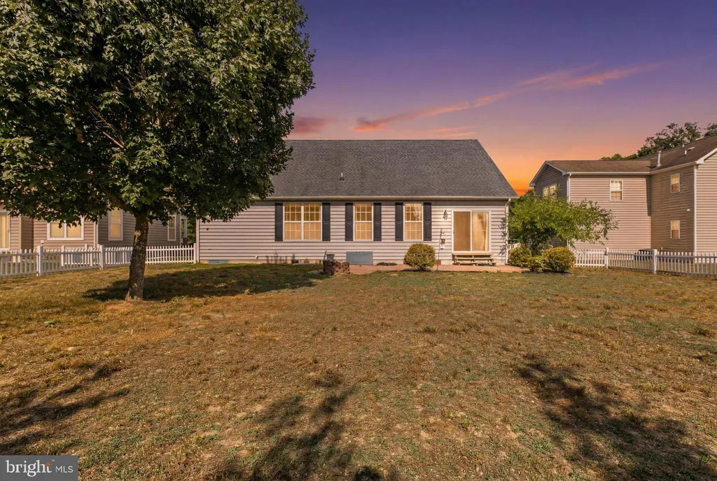 27 Sun Ridge Dr, Felton, DE 19943