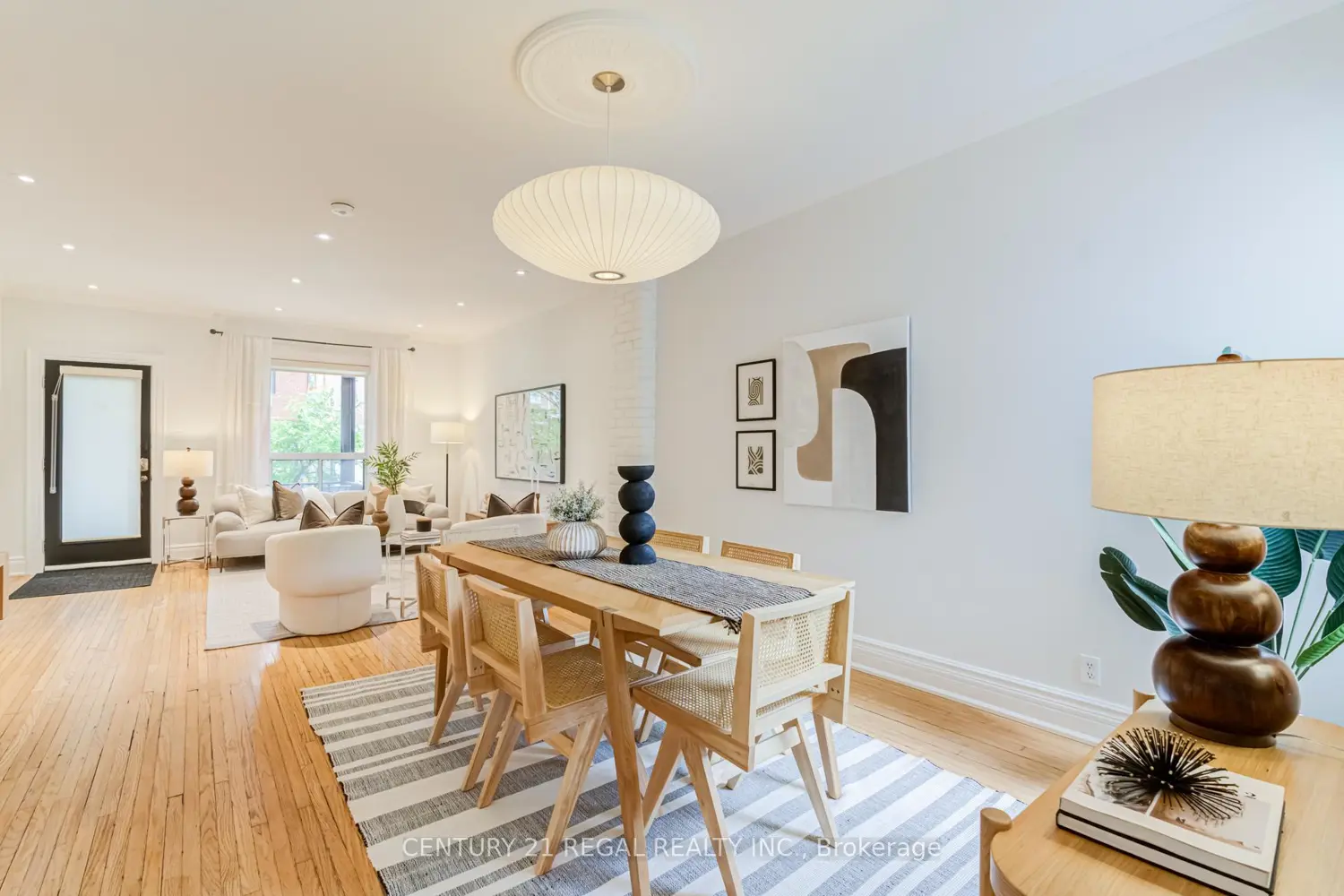 213 Boulton Avenue photo 4