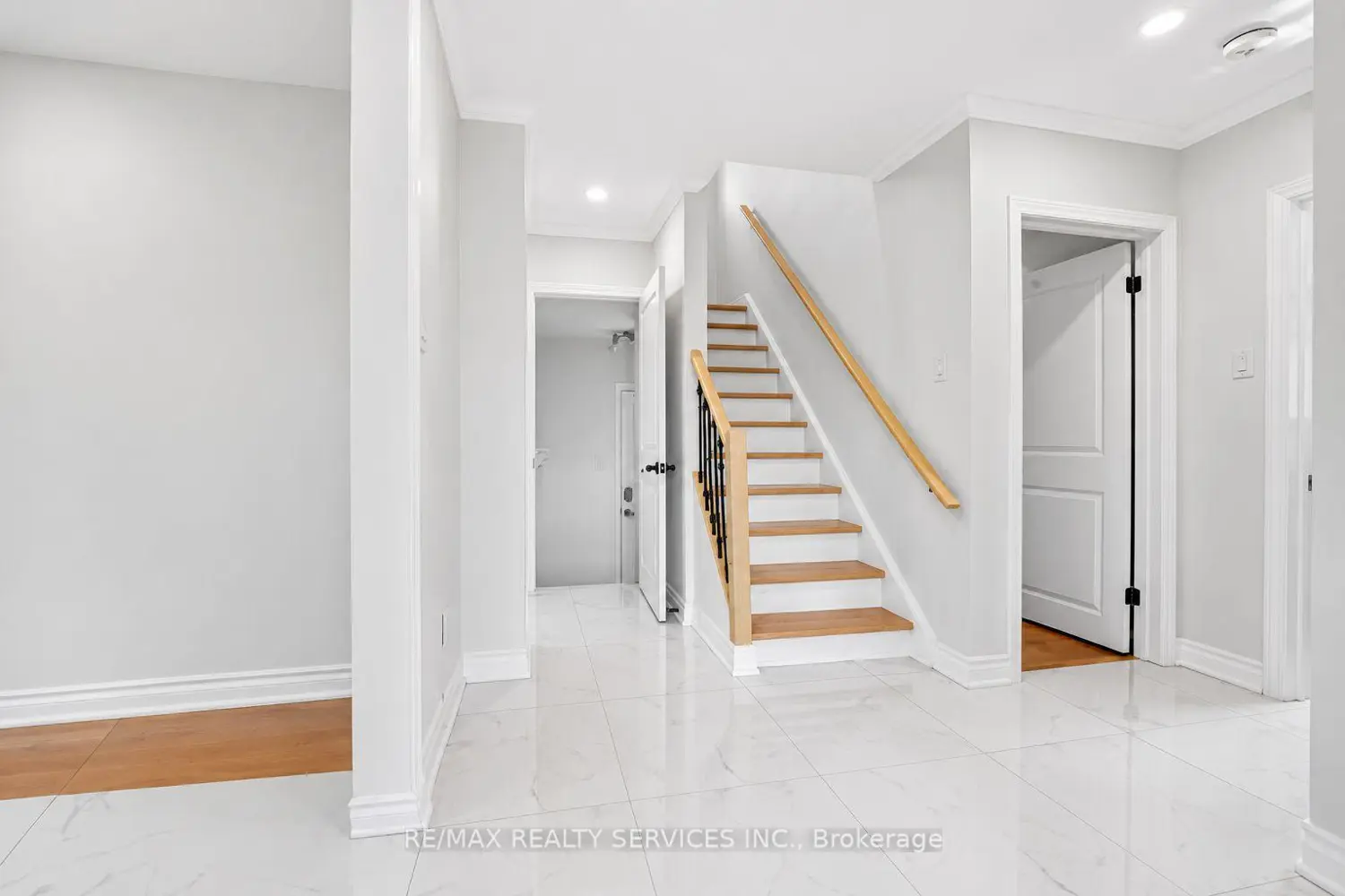 21 Gregory Street photo 3