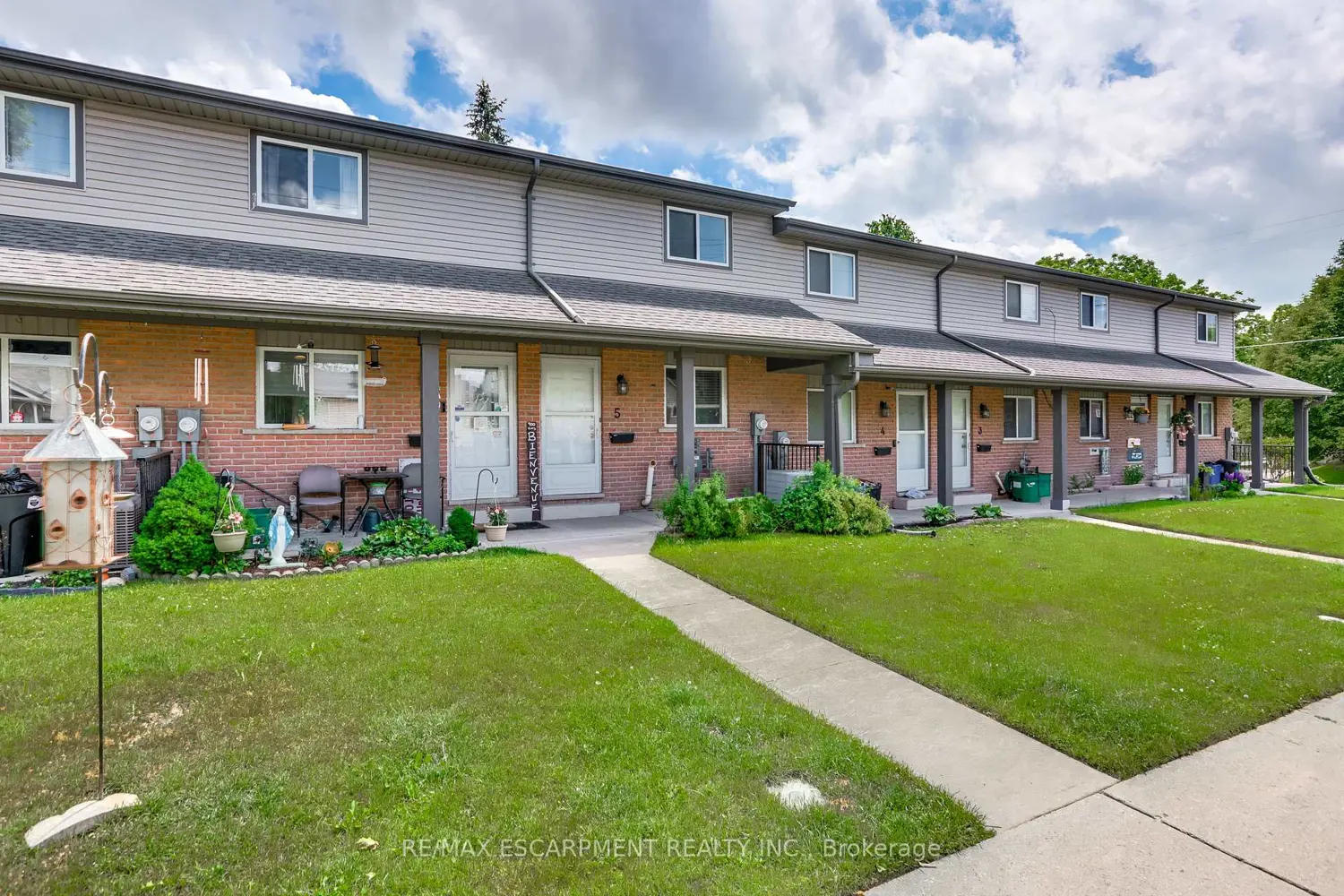 900 James Street 5 photo 2
