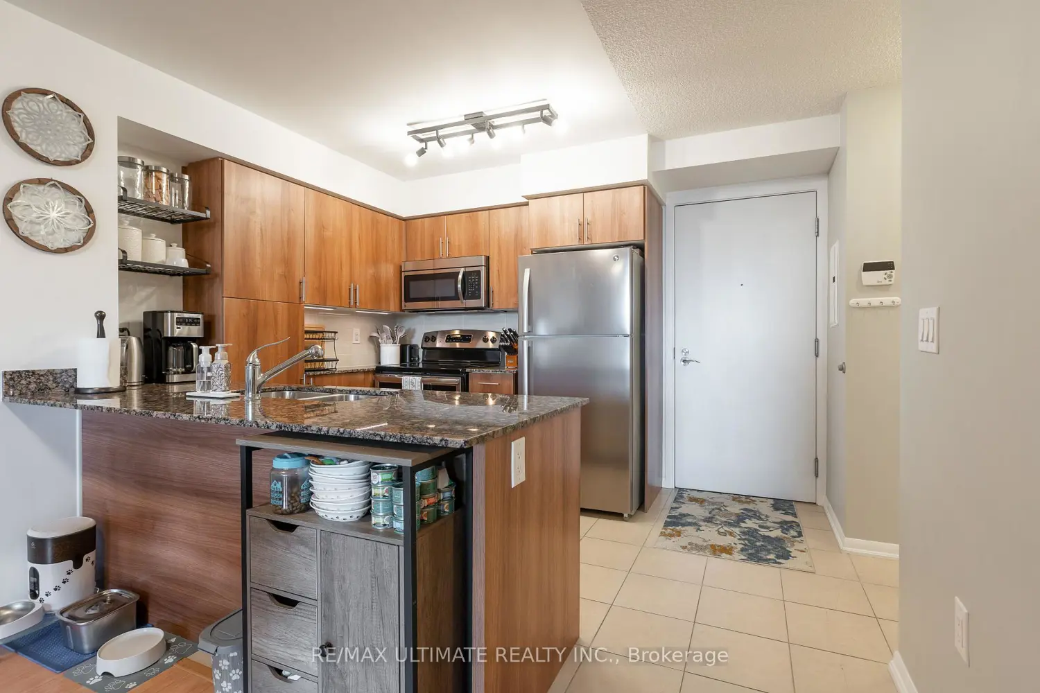 830 Lawrence Avenue 308 photo 2