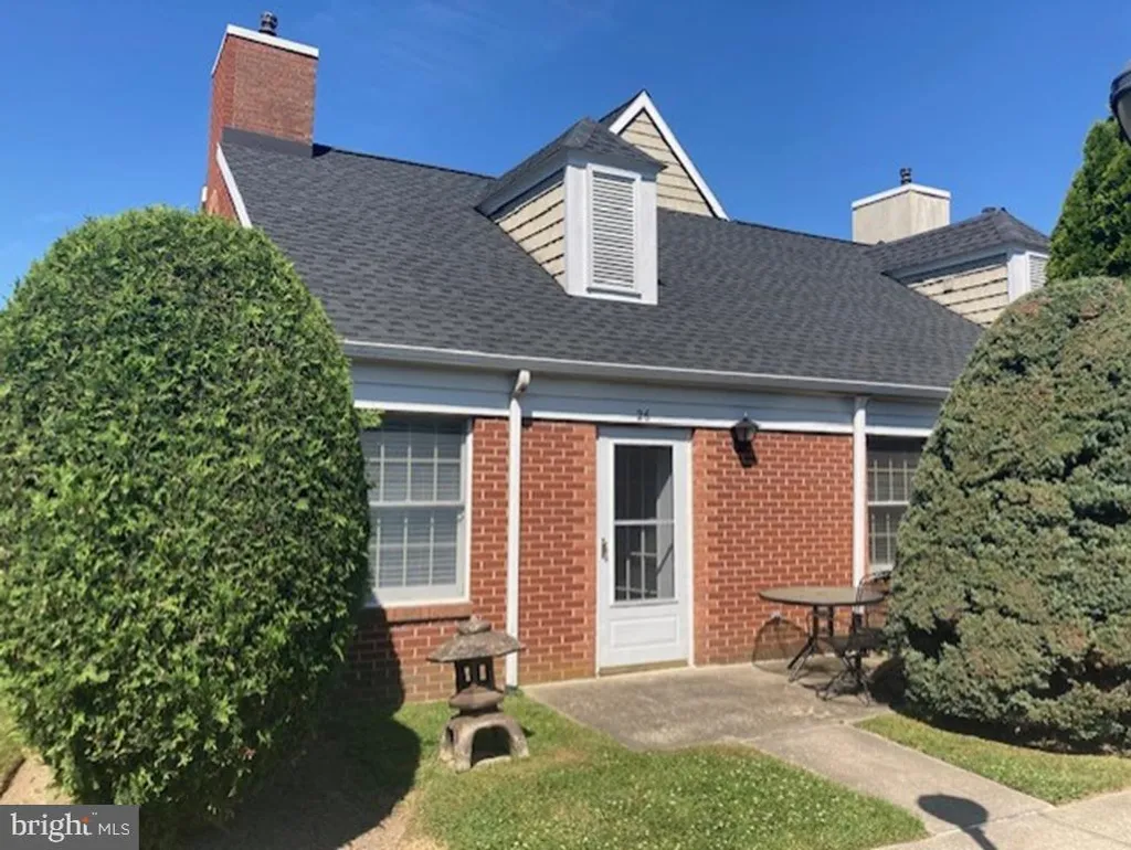 26 W Village Road, Newark, DE 19713