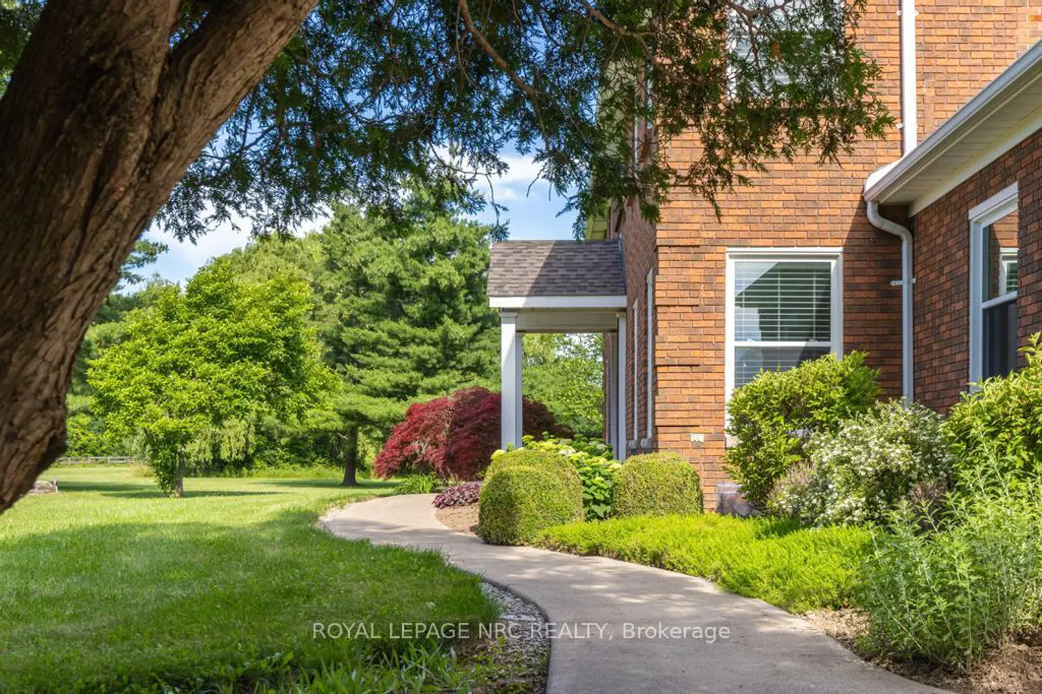 295 Sawmill Road photo 2