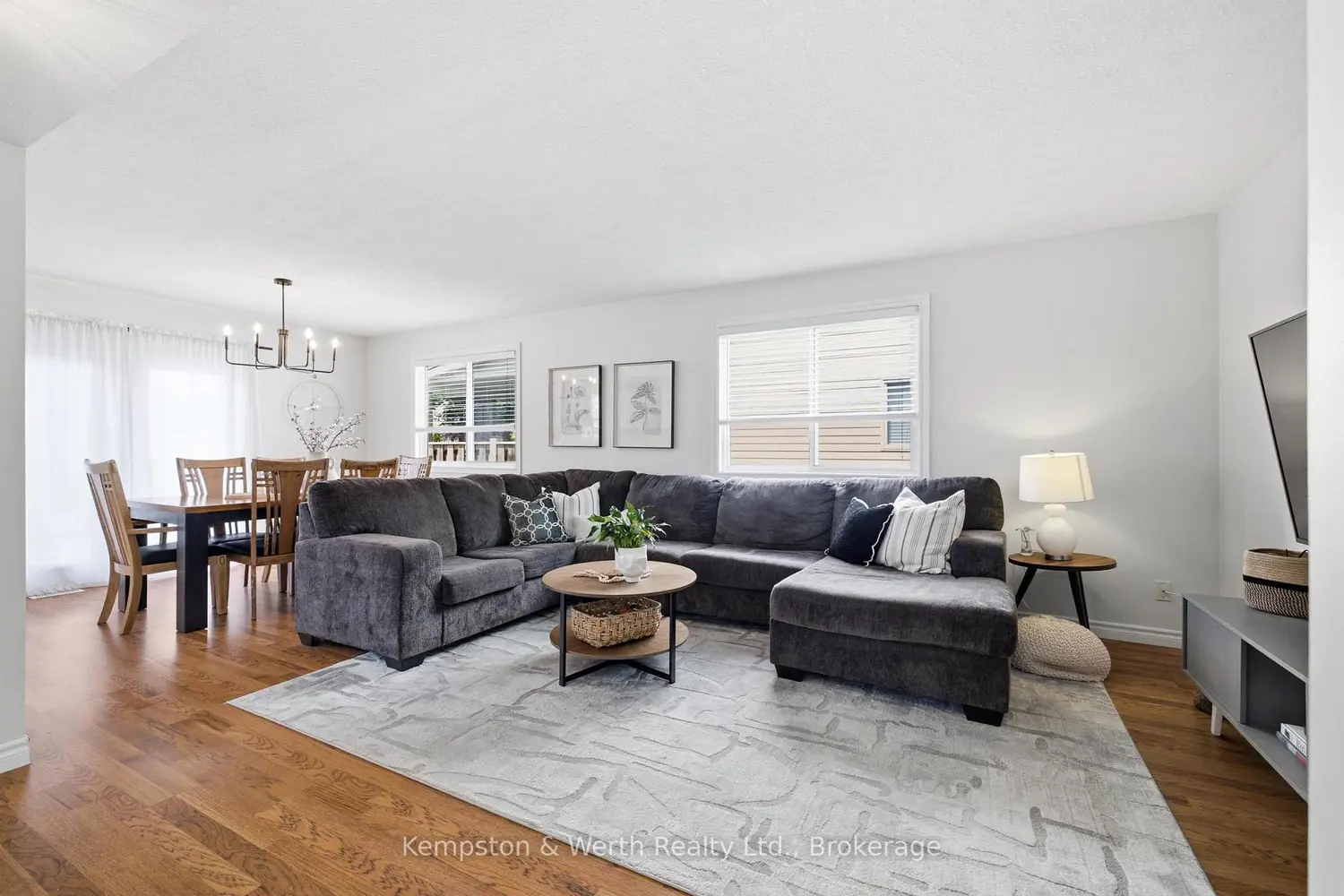 770 Brock Street photo 2