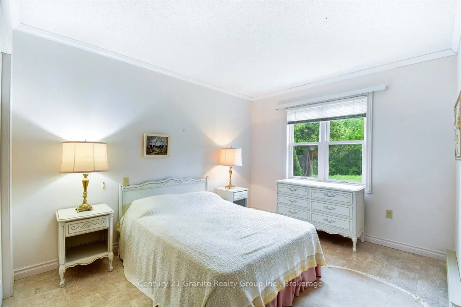 1351 Ojibway Road photo 3