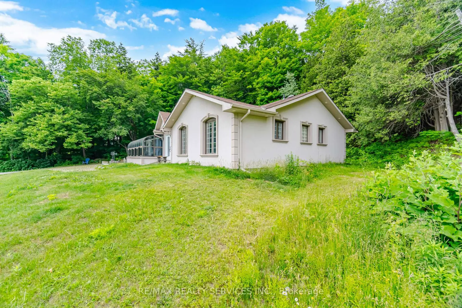 685 King Street photo 2