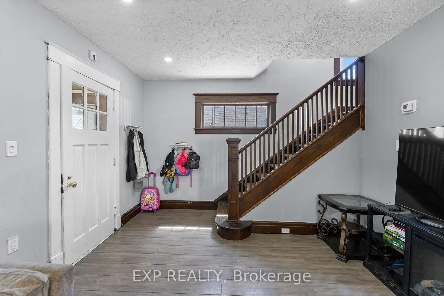221 Bowen Road photo 2