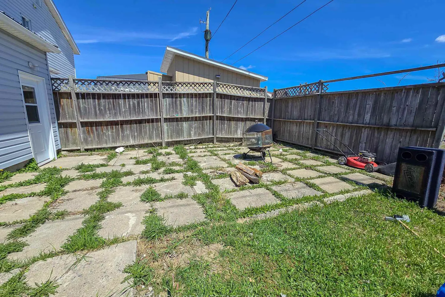 554 James Street photo 2