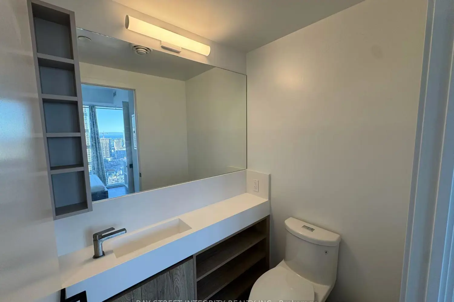319 Jarvis Street 3801 photo 5