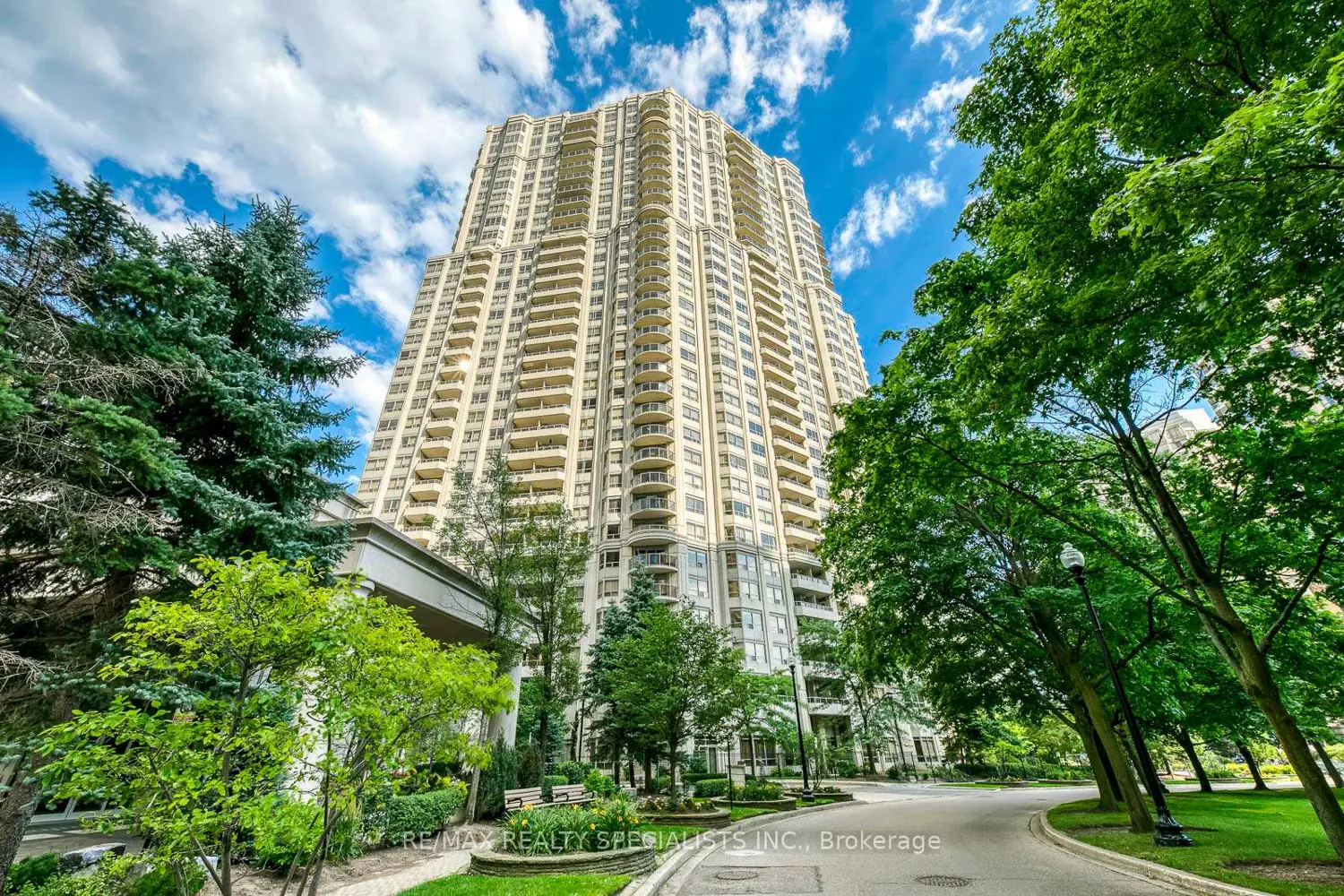 25 Kingsbridge Garden Circle 519