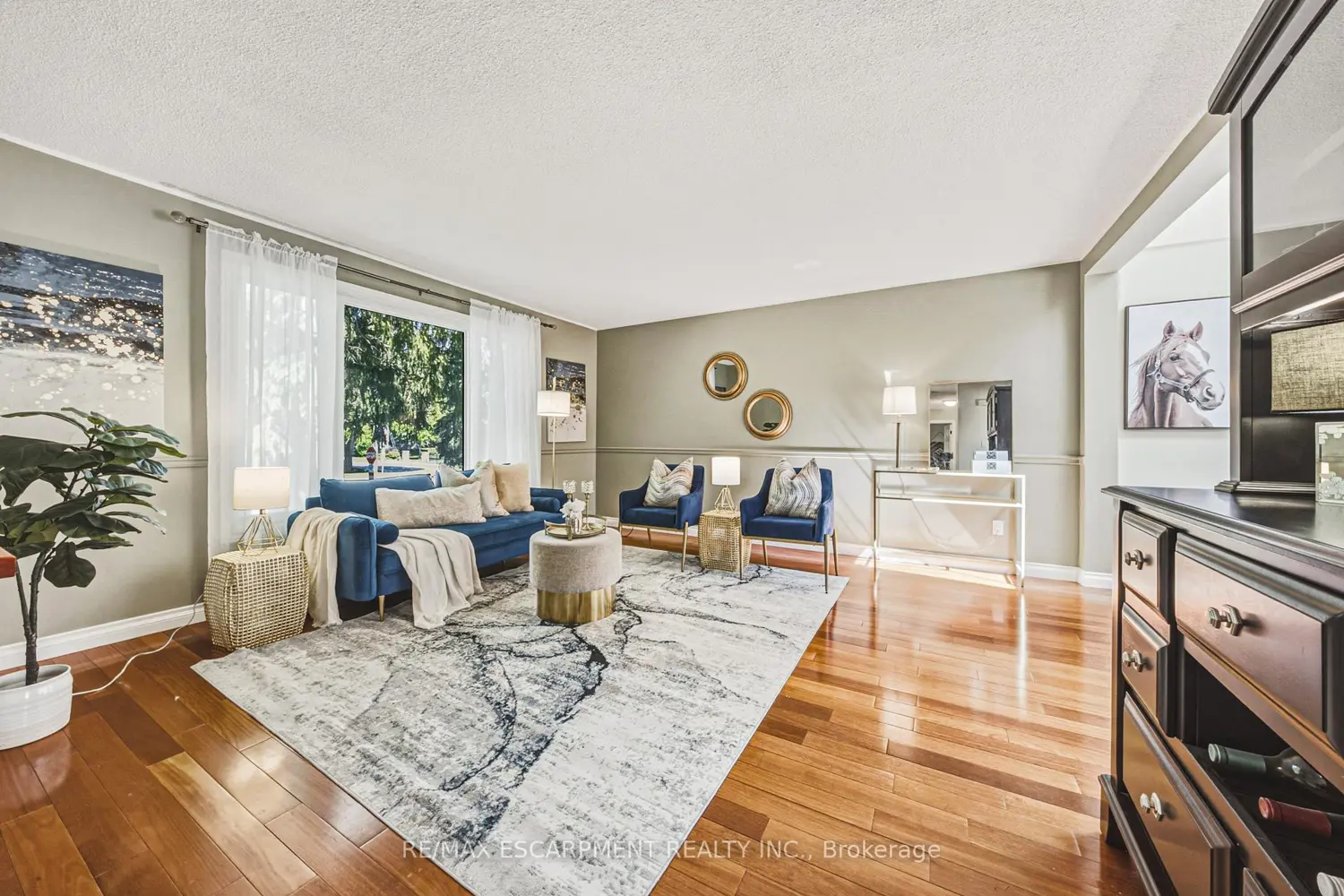 742 Francis Road photo 2