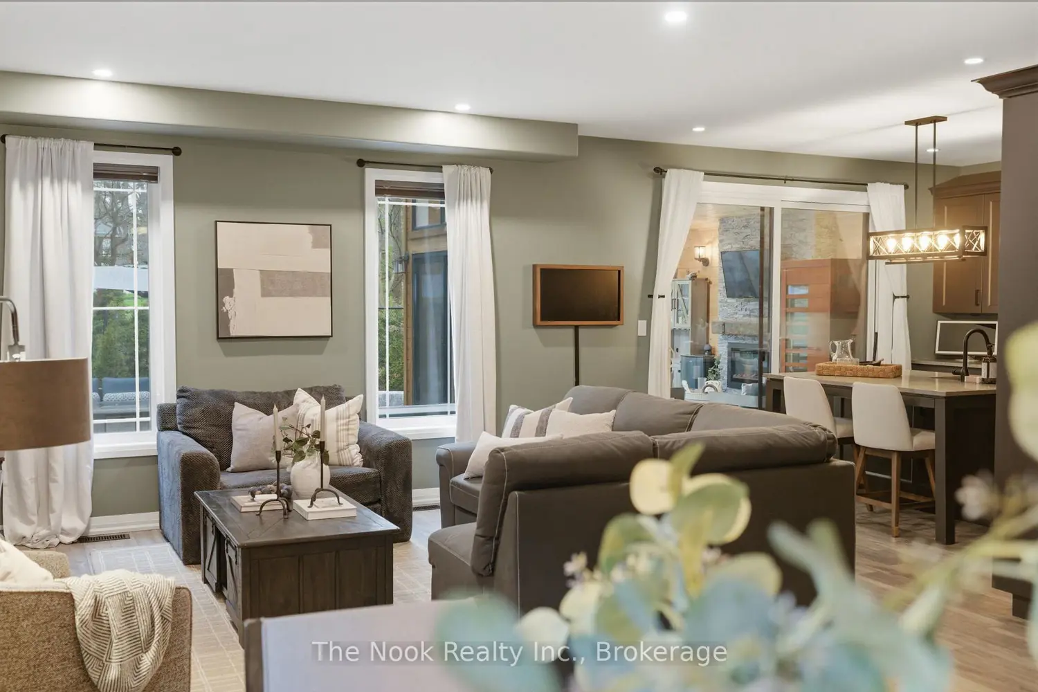 42 Drummond Street photo 3