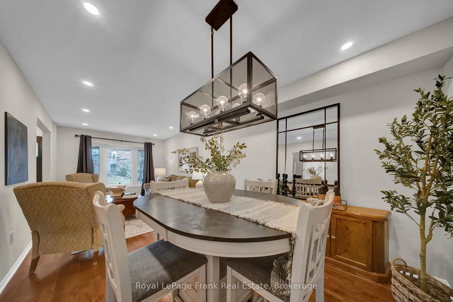 76 Cornwall Drive photo 3