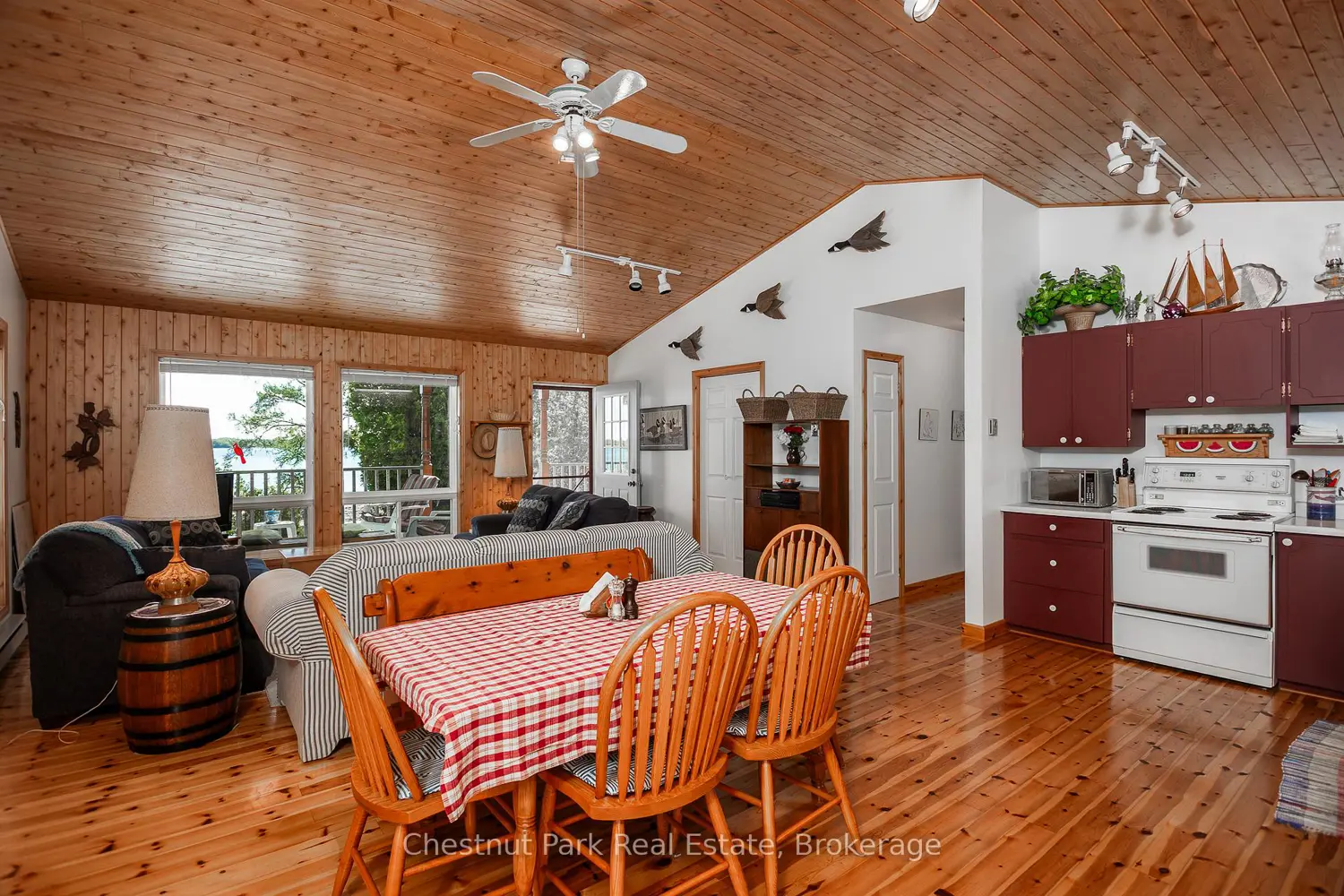 11 Eagle Road photo 2