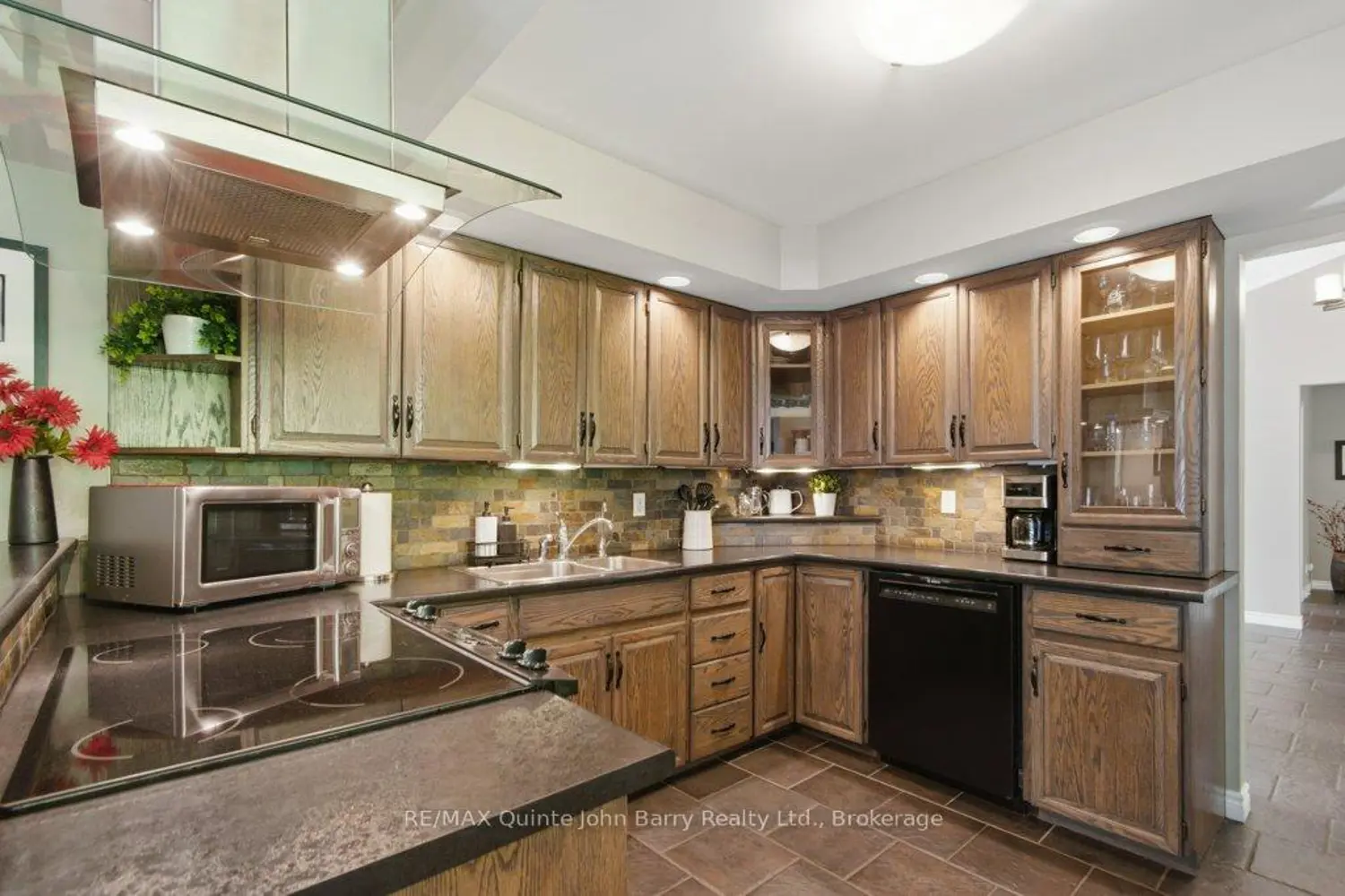 256 Colonial Drive photo 5