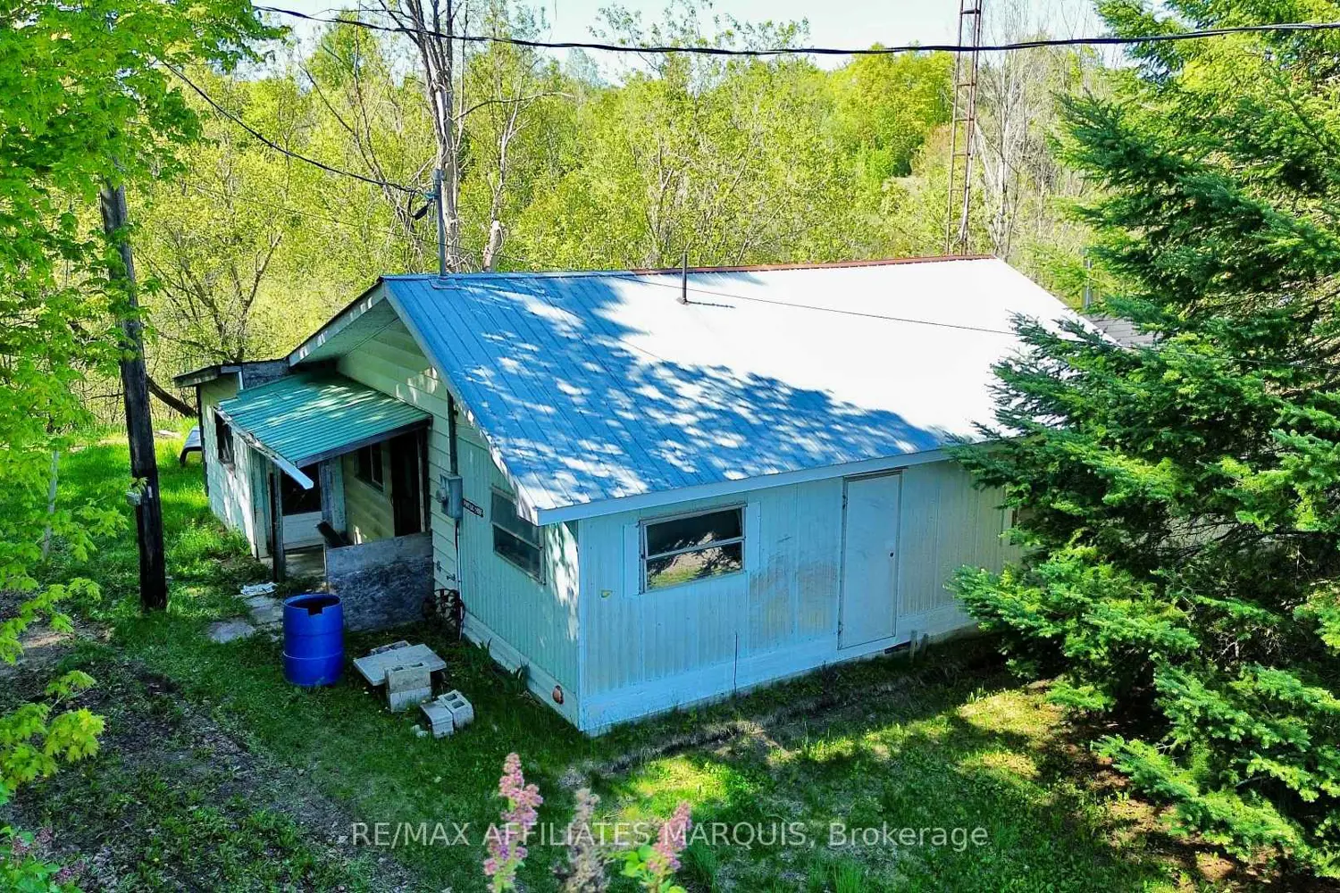 1195 Thompson Road photo 2