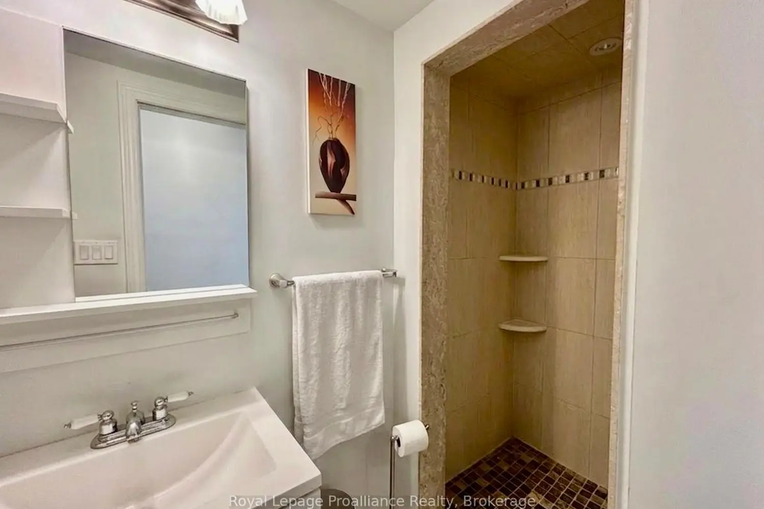 2683 Maplegrove Road photo 3