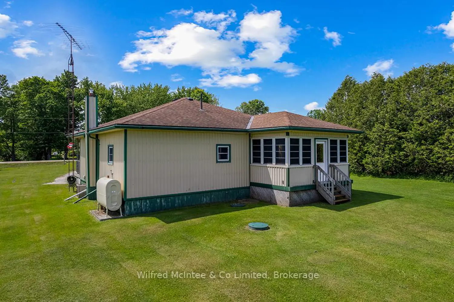 242287 16 Concession photo 2