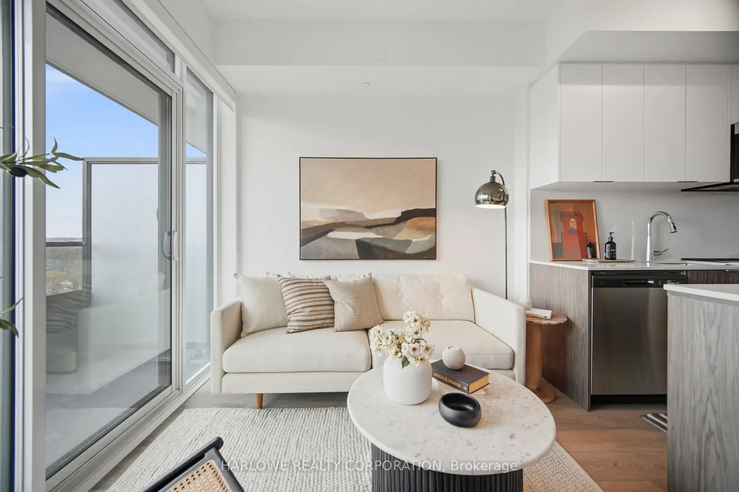 2088 James Street 1011
