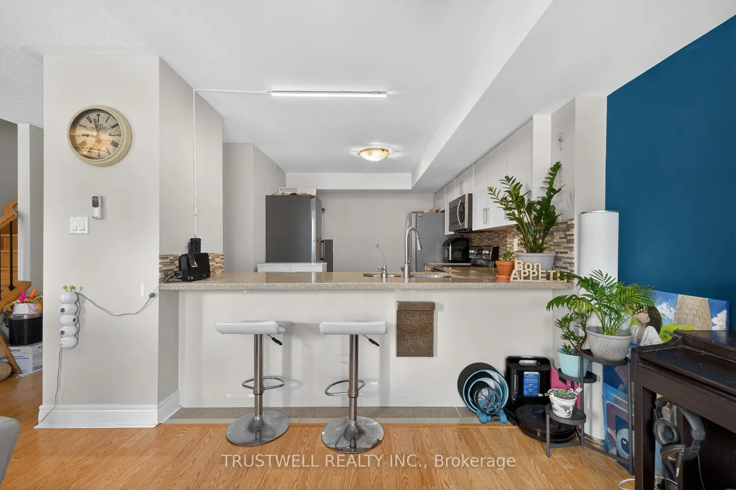 306 John Street 298 photo 3