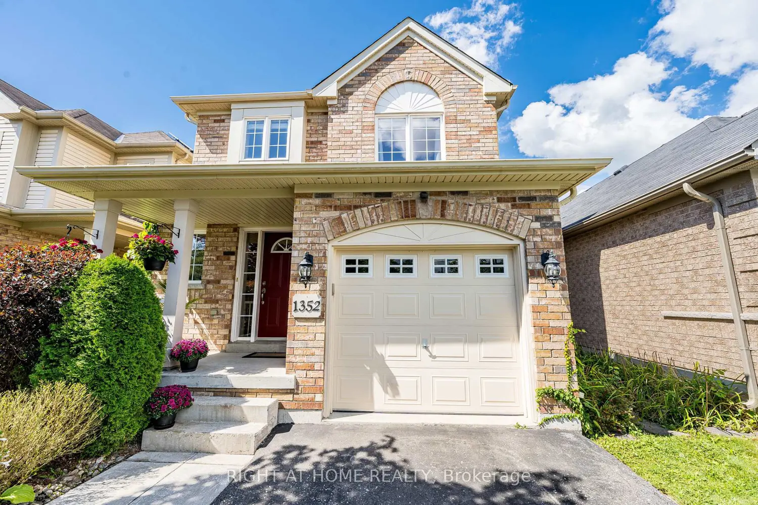 1352 Wadebridge Crescent