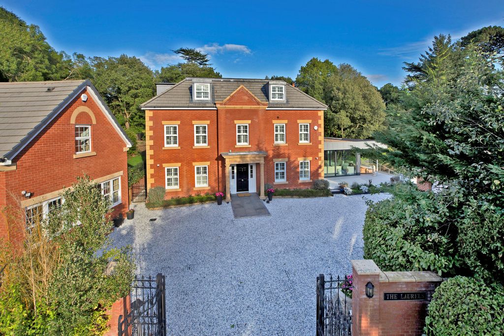 5 bed detached house for saleStreatham Rise, Exeter, Devon EX4